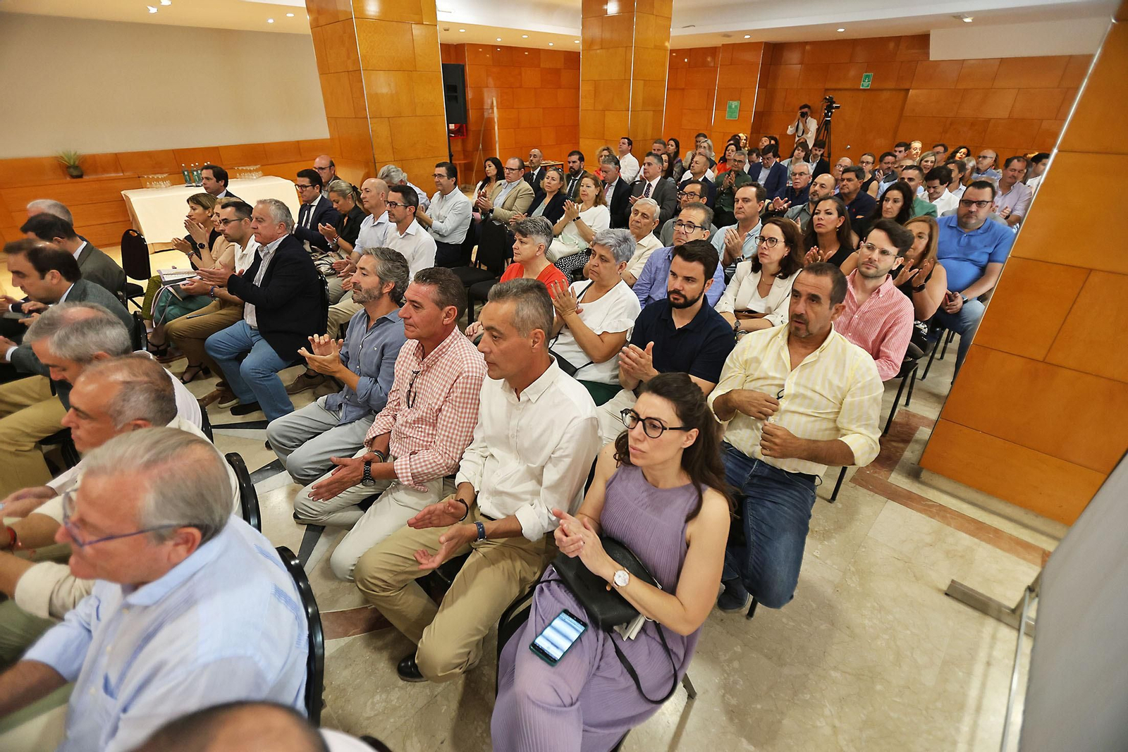 Las imágenes en el desayuno-coloquio de Grupo Joly 'Frutos rojos: retos de un futuro sostenible'