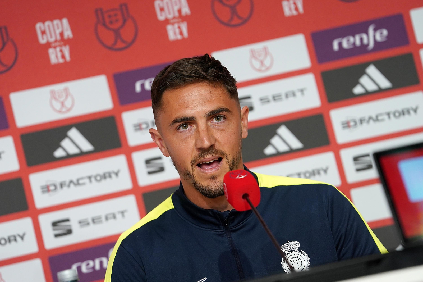 Imágenes del buen ambiente entre el Athletic y el Mallorca