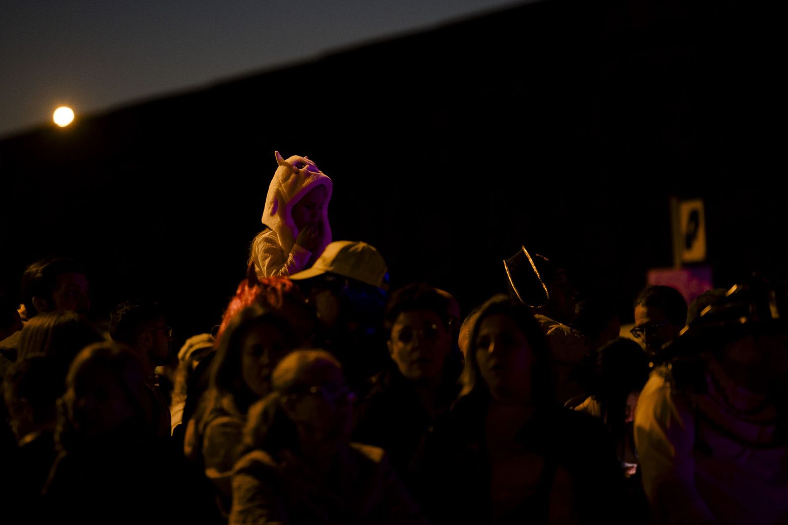 Las imágenes del espectáculo final del Carnaval de Cádiz 2026, con la quema de la Bruja Piti
