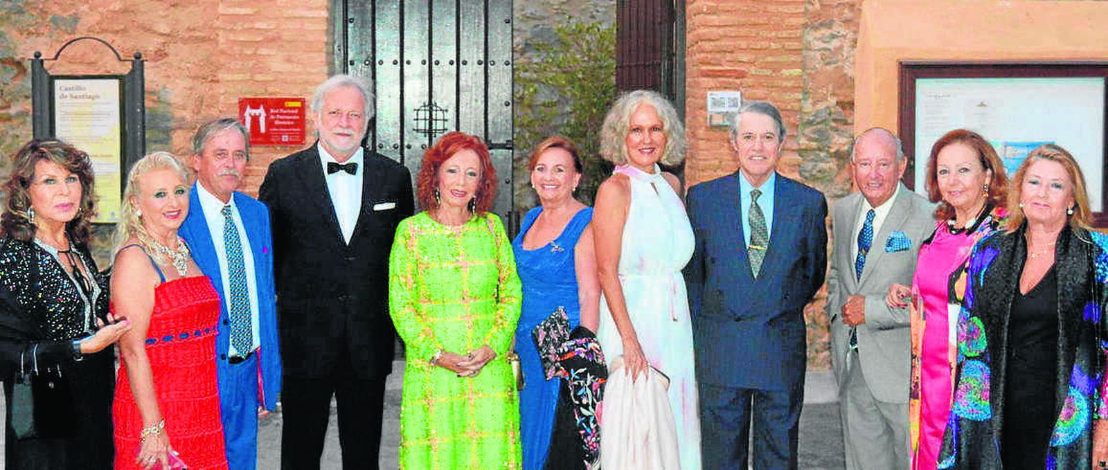 Gisela Strauss, Leonor Hidalgo, Francisco Fernández, duques de Medina Sidonia, María Luisa Otaolaurruchi, Concha Miler, Cristóbal Colón de Carvajal, Francisco Brechi y Rosa y Olga Astudillo.