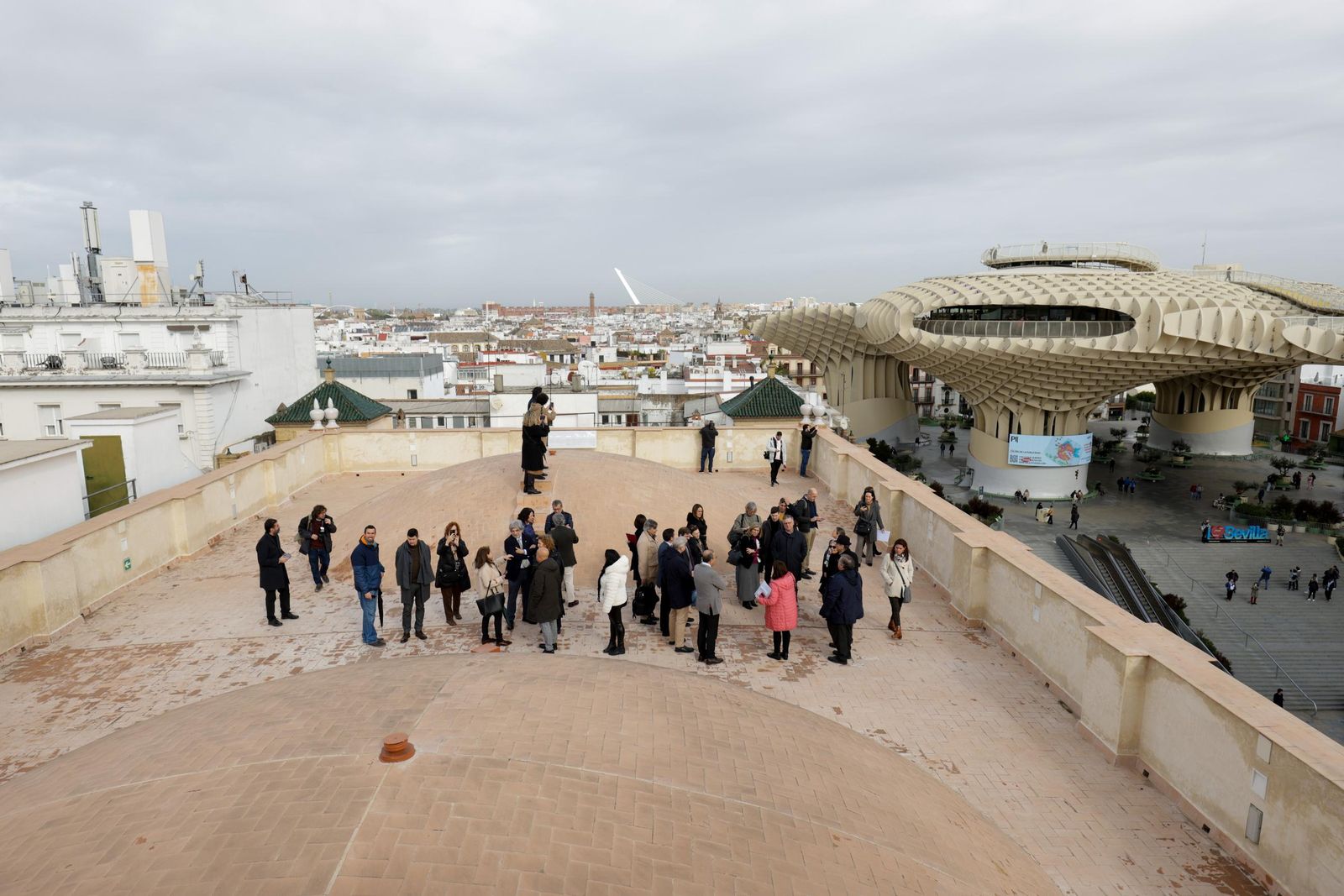 Las imágenes de la visita a las cubiertas de la Iglesia de la Anunciación