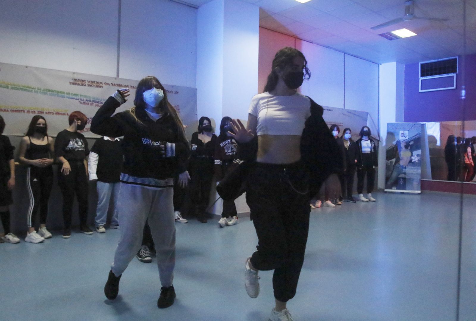 Las fotografías de una clase de K-pop en Córdoba, el baile coreano de moda