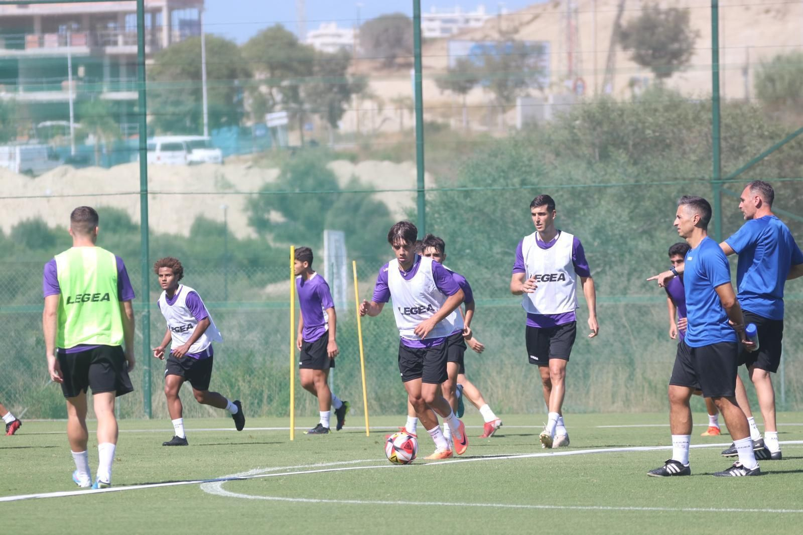 Un entrenamiento de la Balona en Arroyo Enmedio (Estepona)