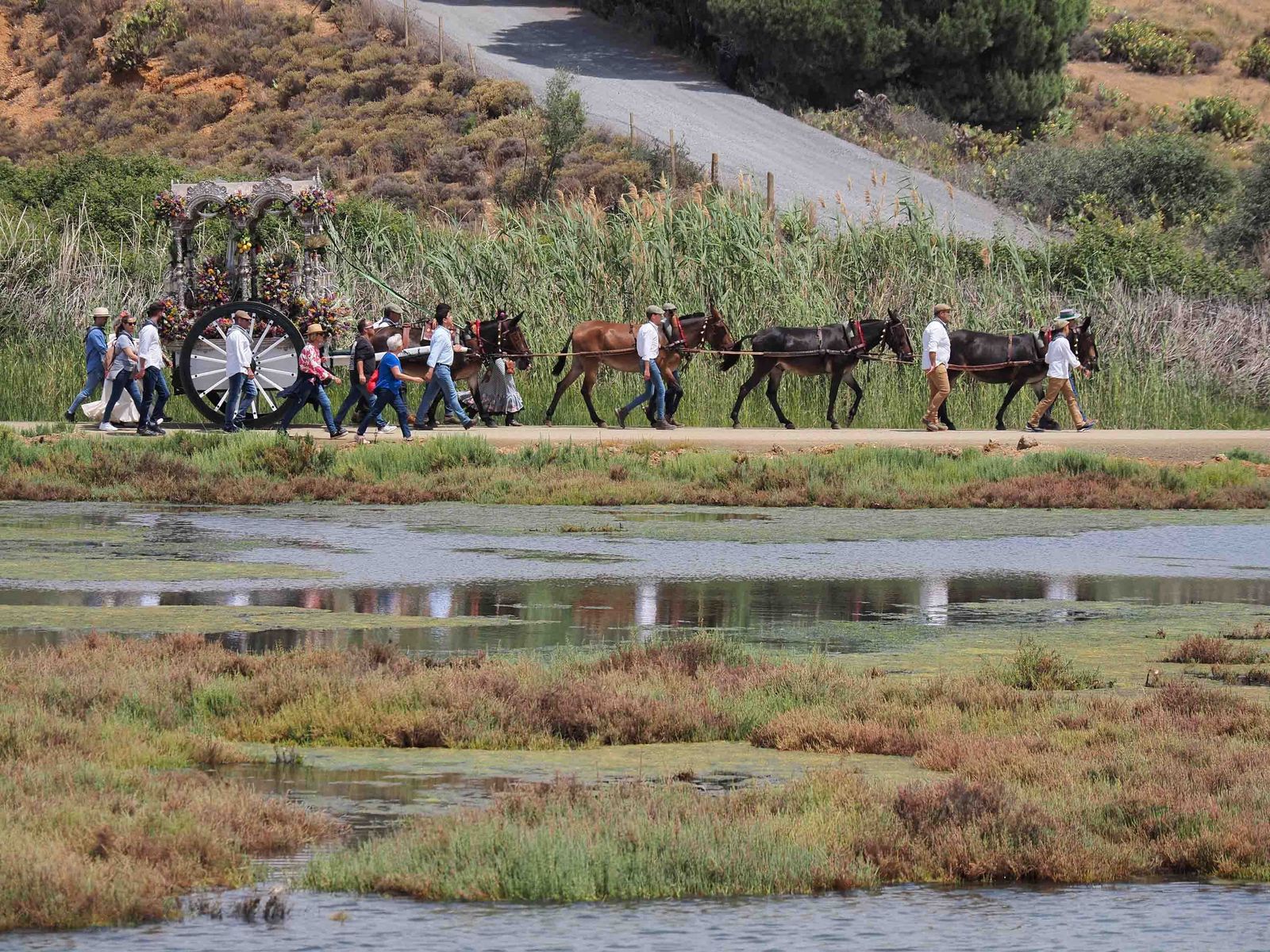 La Hermandad de Ayamonte junto a las marismas de la Vía Verde Litoral