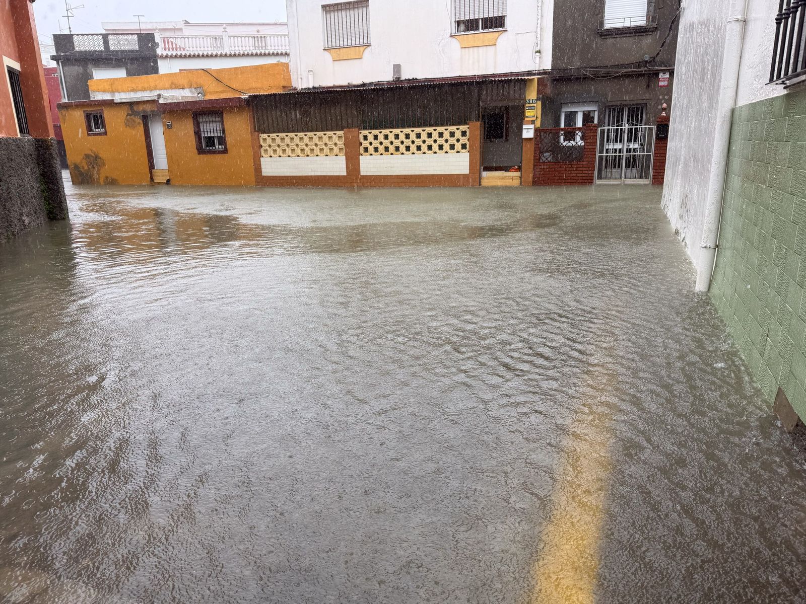 Fotos del temporal de lluvia y viento por la borrasca Kristin en el Campo de Gibraltar