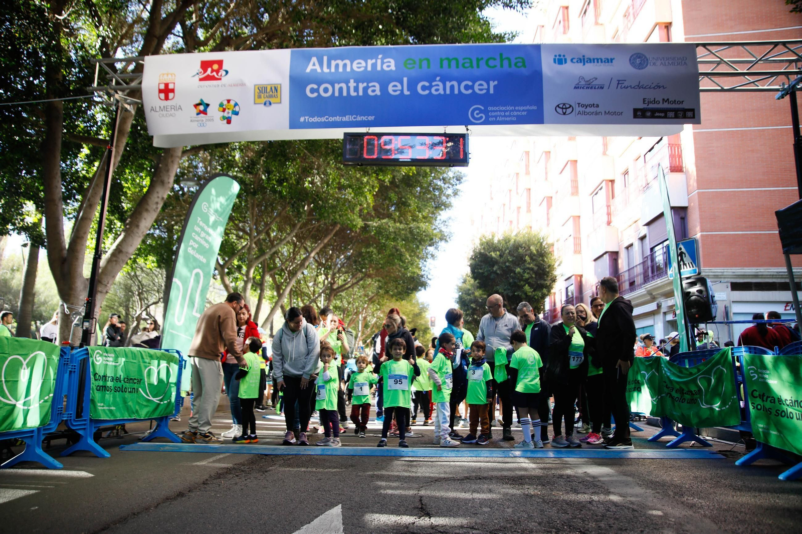 Imágenes de la Carrera contra el Cáncer de Almería