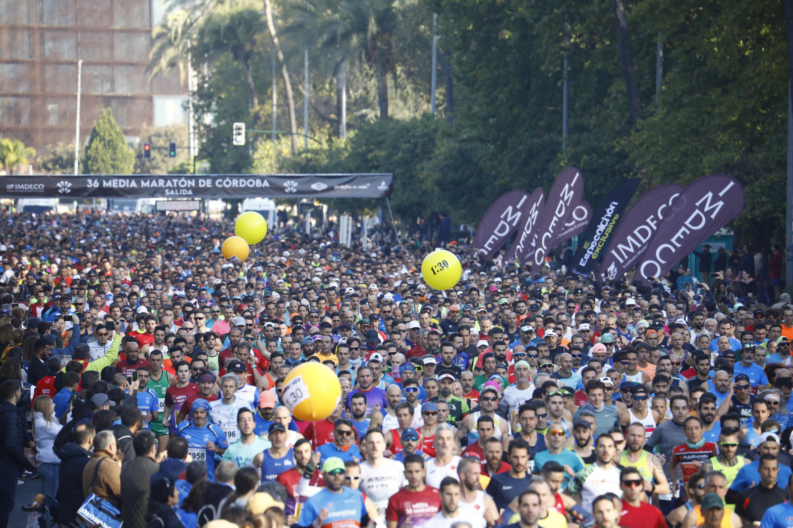 Las imágenes de la salida de la 36 Media Maratón de Córdoba