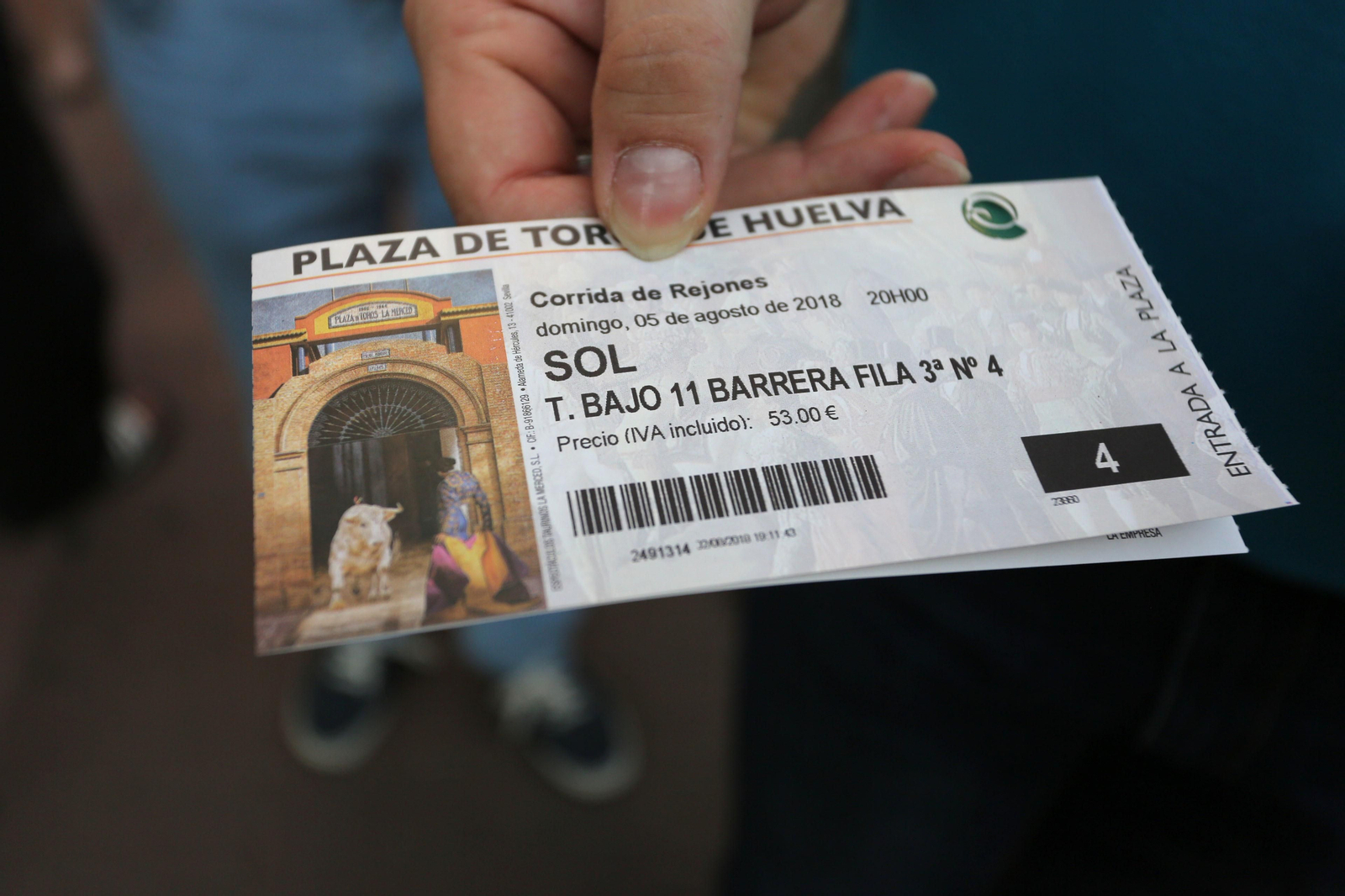 Ambiente en la Plaza de Toros de la Merced