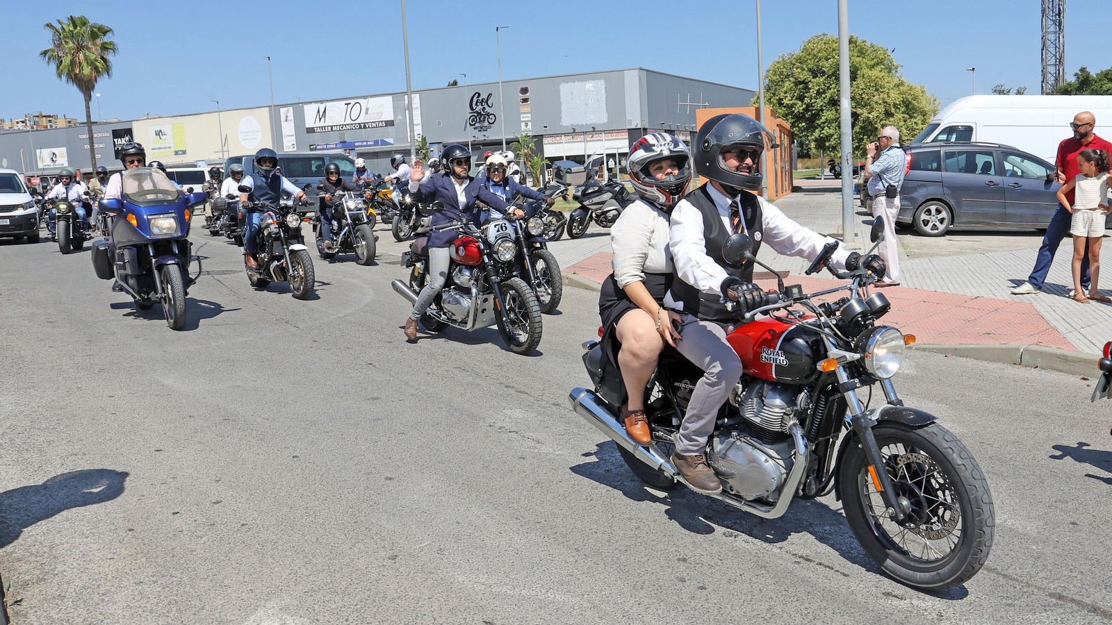 Búscate en el evento motero solidario "The Distinguished Gentleman´s Ride" en Jerez