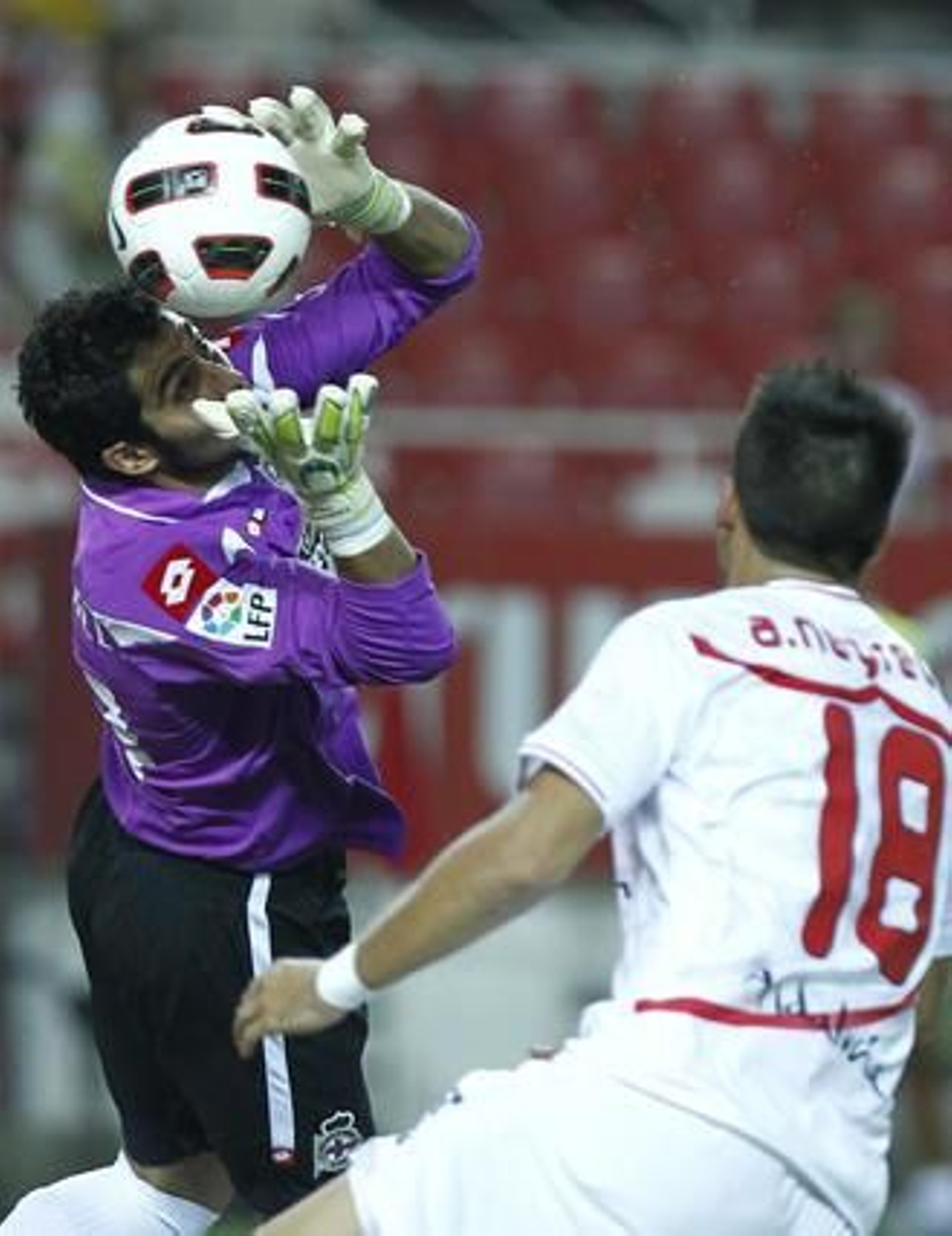 El Sevilla no puede superar al Deportivo de la Couruña en el Sánchez Pizjuán. / Antonio Pizarro