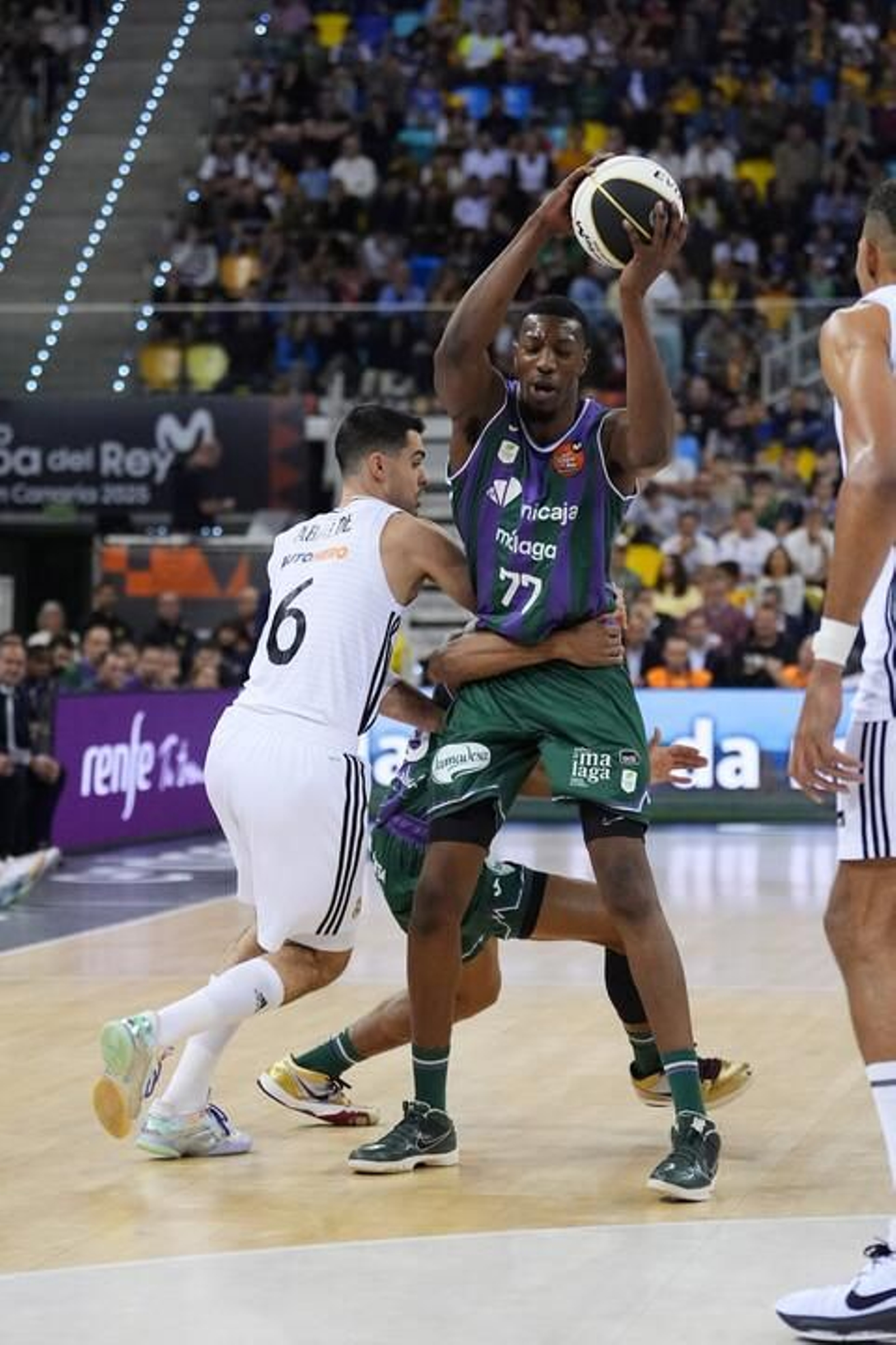El Unicaja, campeón de Copa: Todas las imágenes del partido, la fiesta y la llegada a Málaga