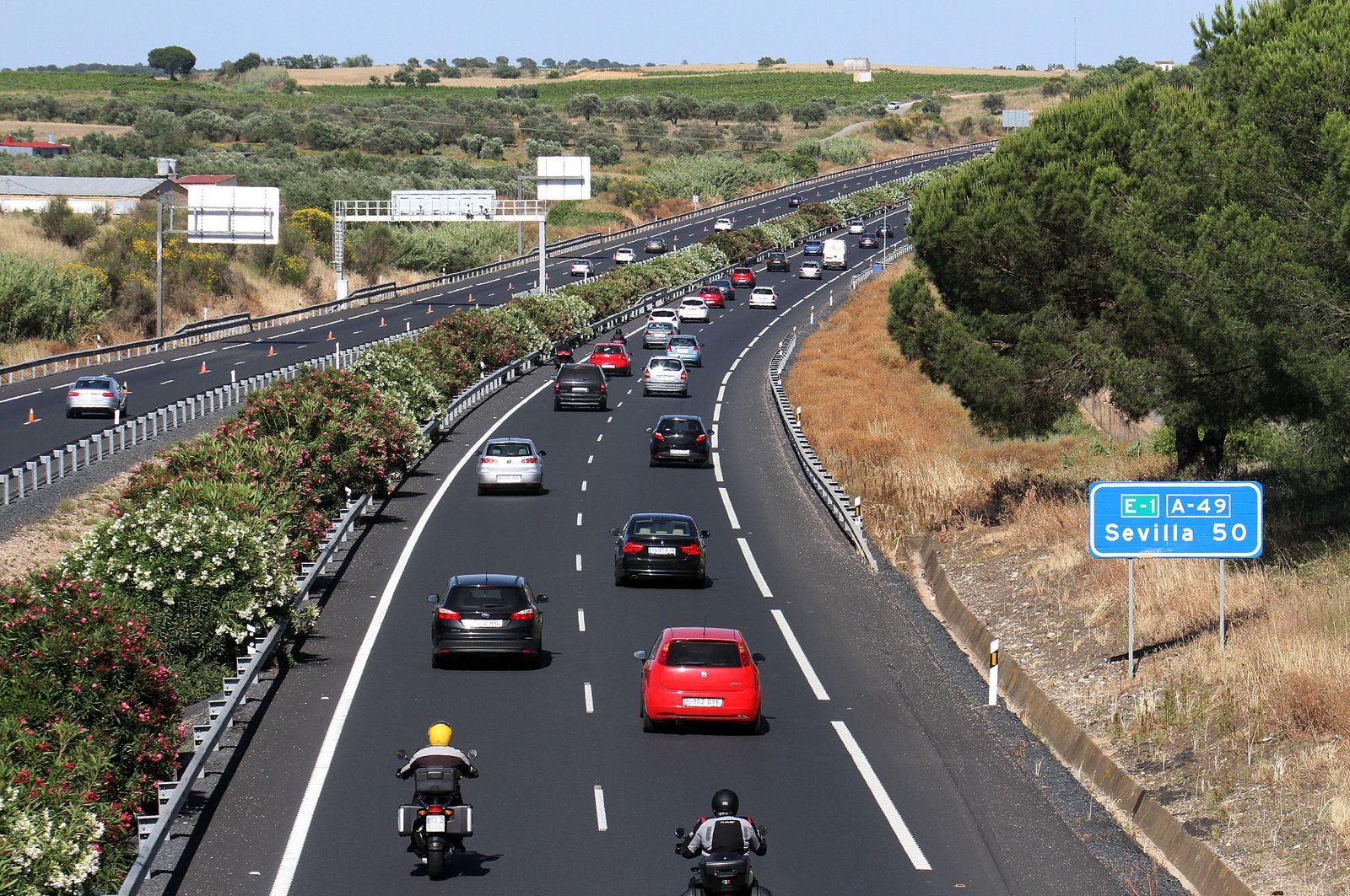 Tráfico en la A-49.