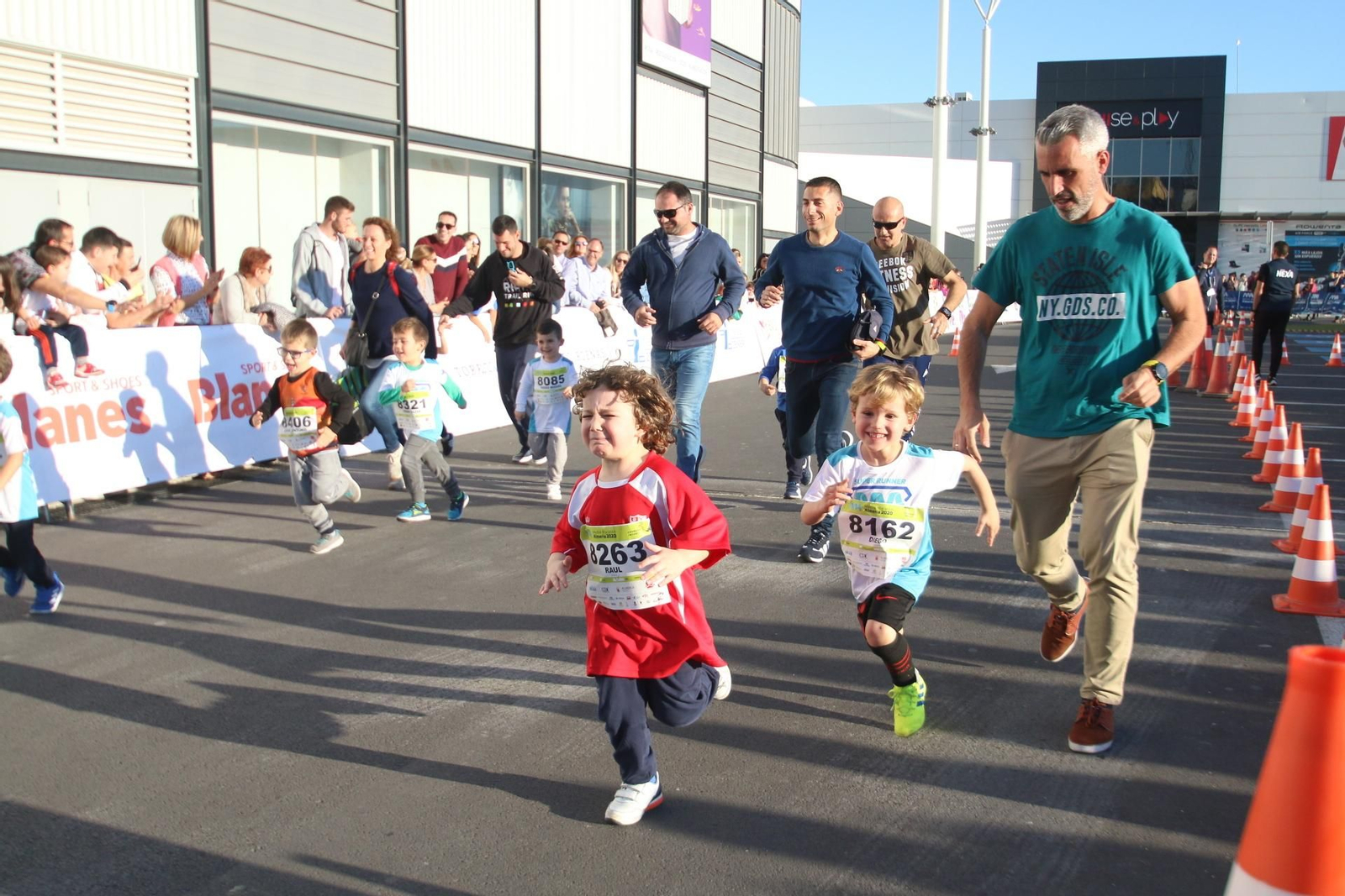 Fotogalería de las carreras infantiles del Medio Maratón de Almería
