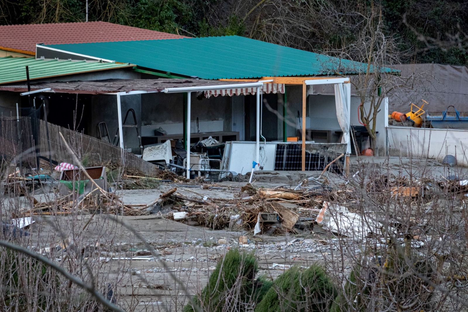 Fotos: así se han encontrado los vecinos de Dúdar su pueblo tras regresar del desalojo