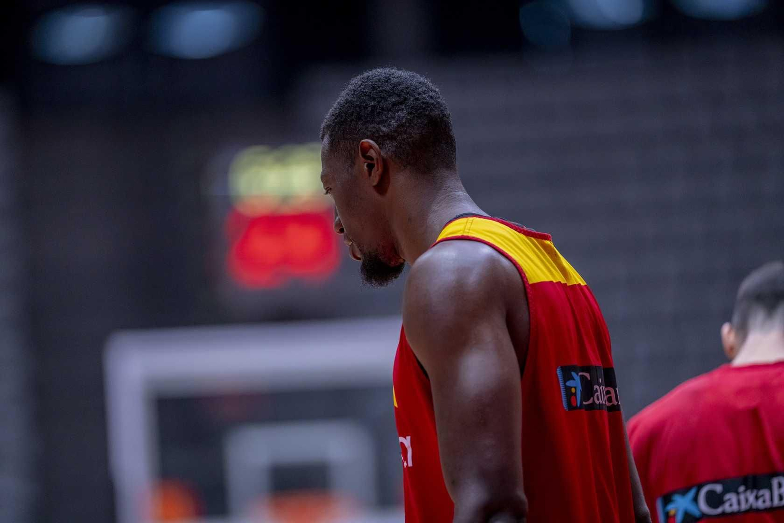 España se entrena en el Olímpic de Badalona con Alberto Díaz de espectador