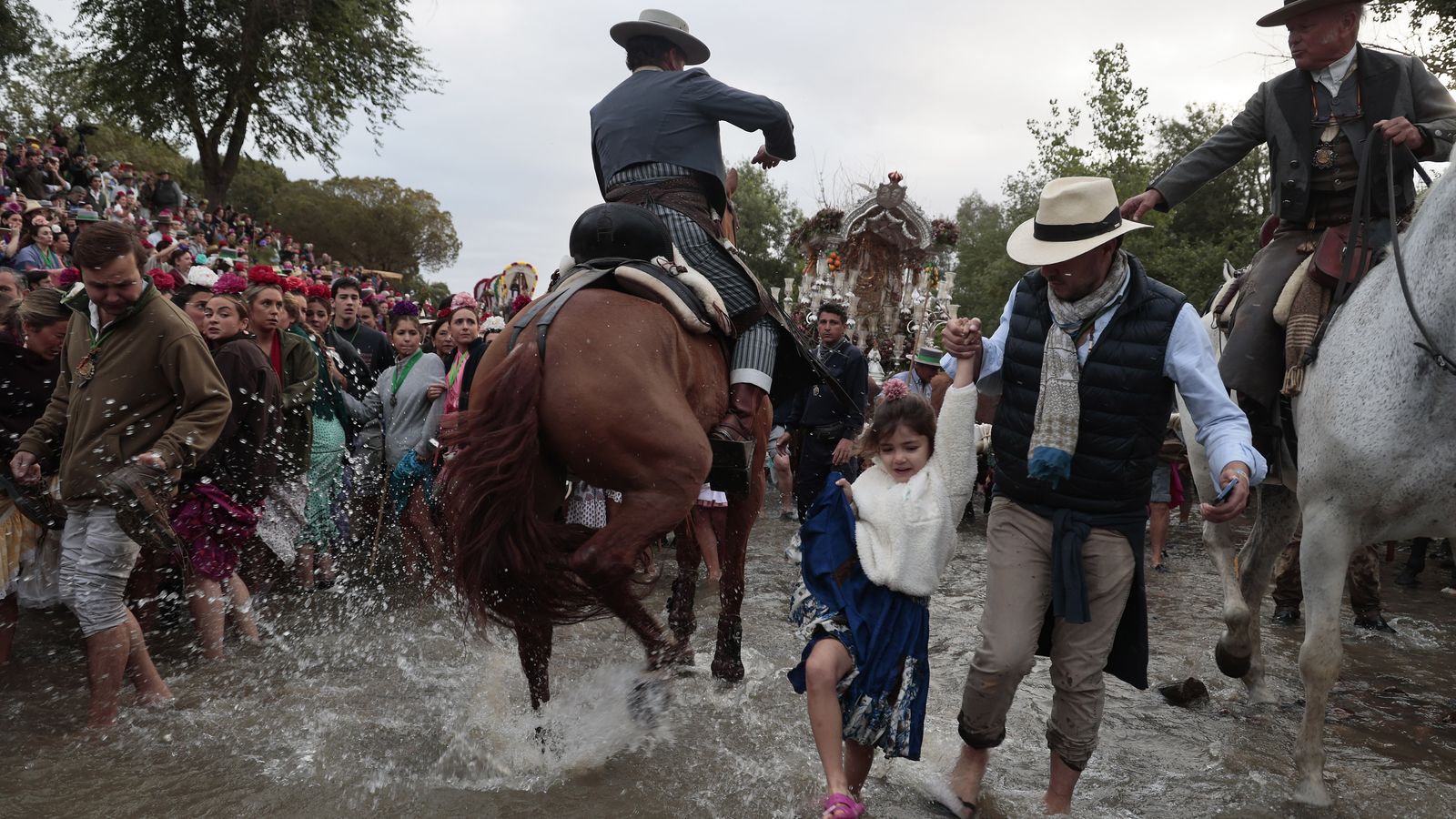 Una imagen del paso por el Quema