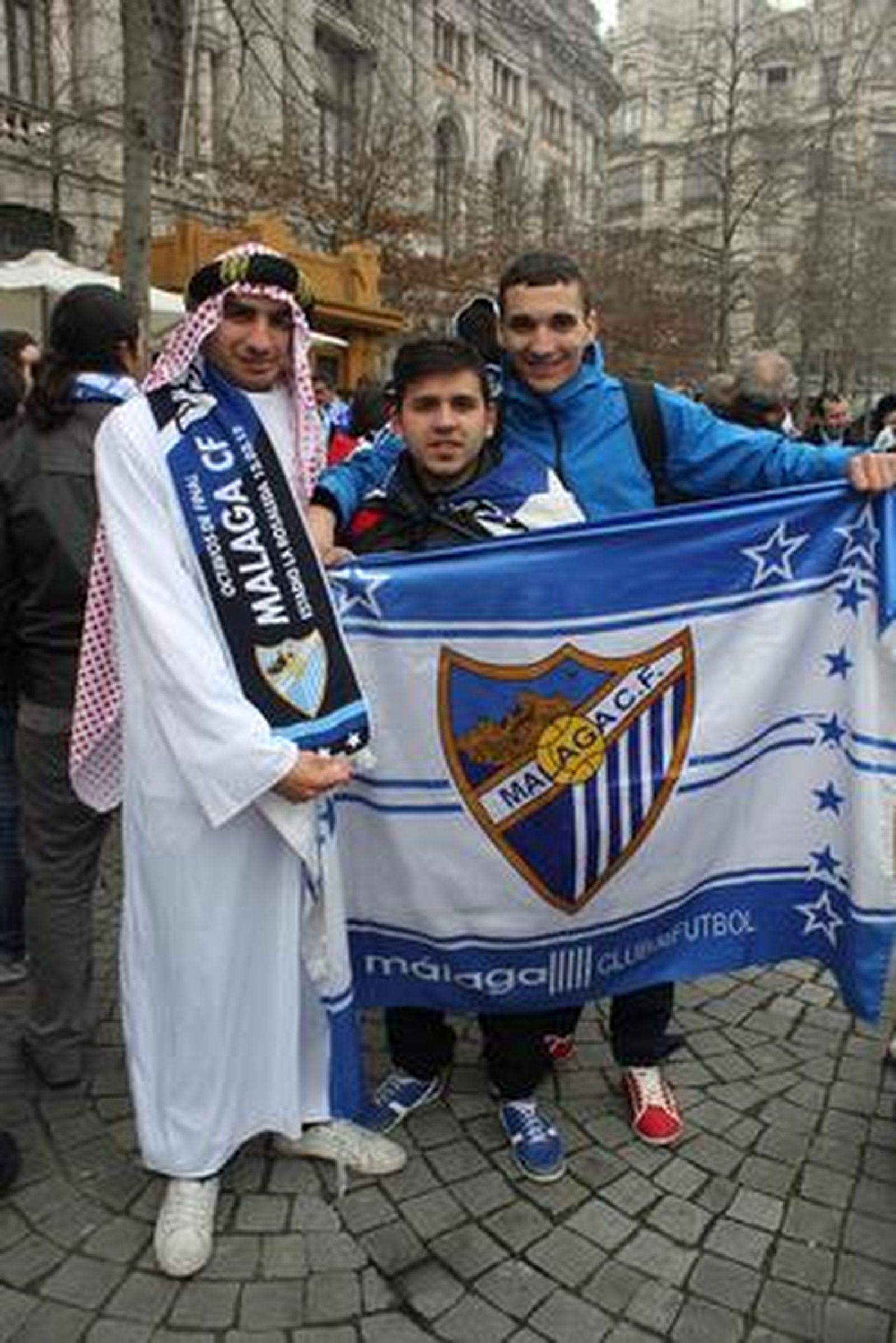 Malaguistas en la plaza de la Libertad

Foto: J. L. Malo