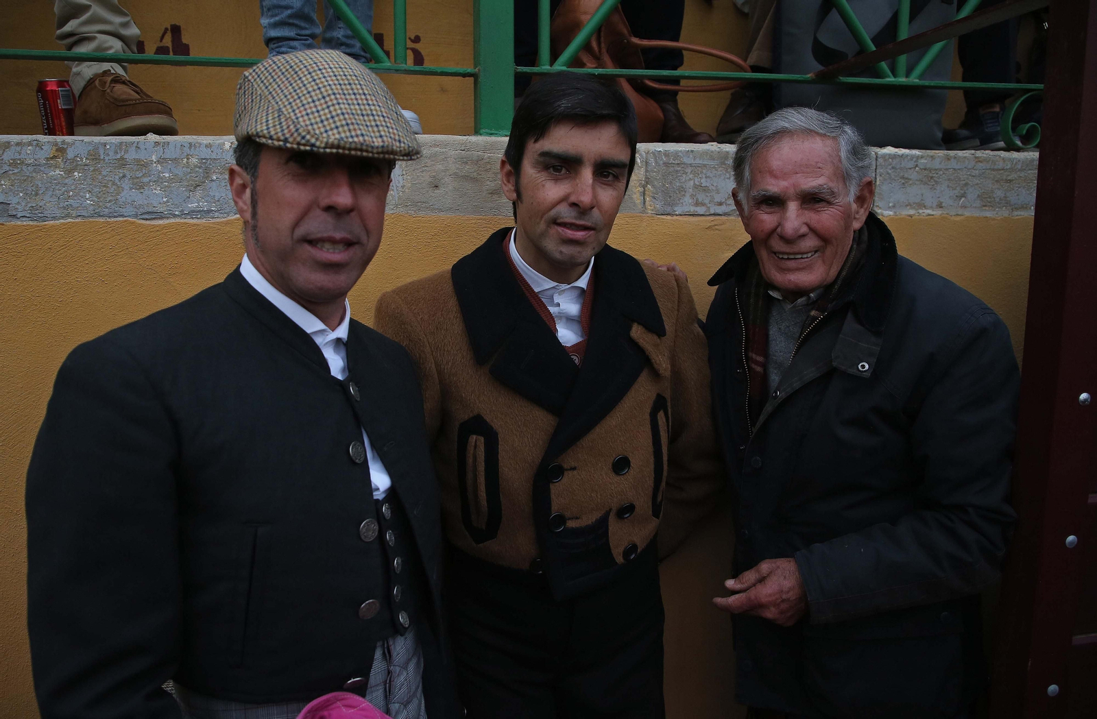 Ambiente en la plaza de toros El Arenal en La Línea