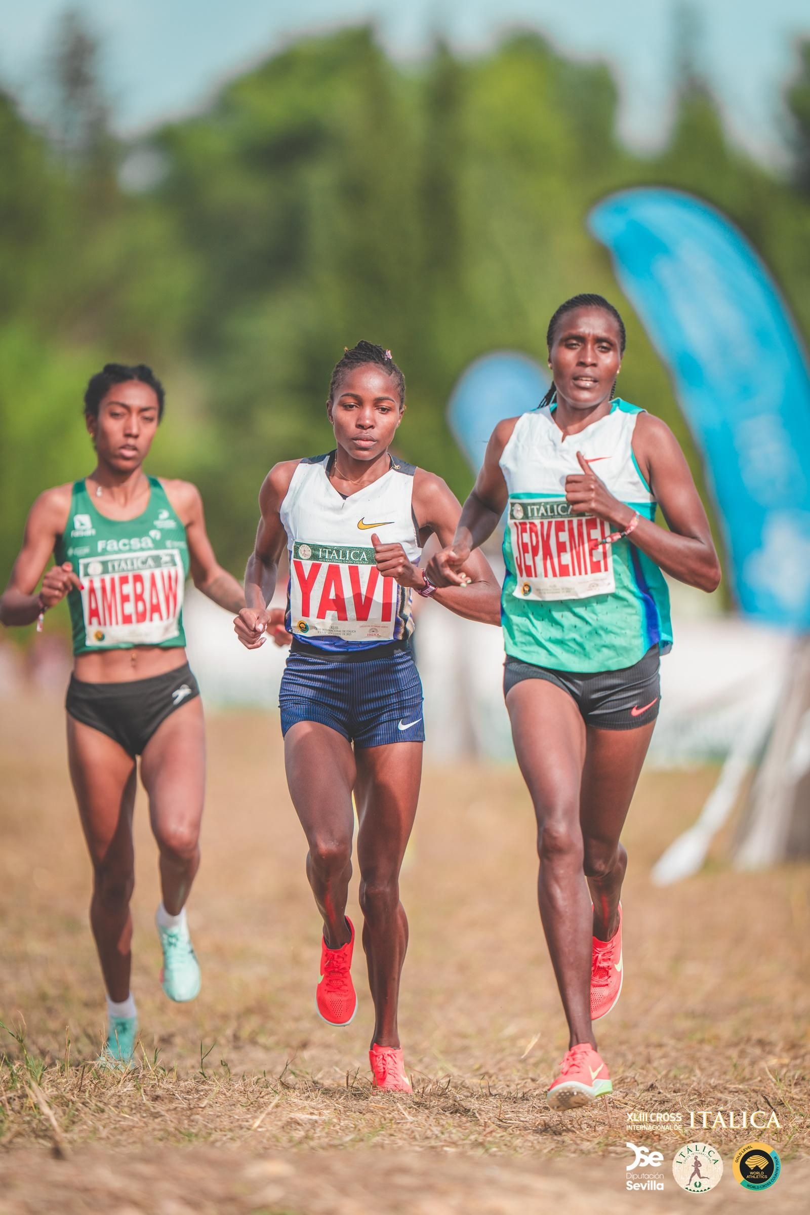 Búscate en las fotos del Cross de Itálica 2025 | 11