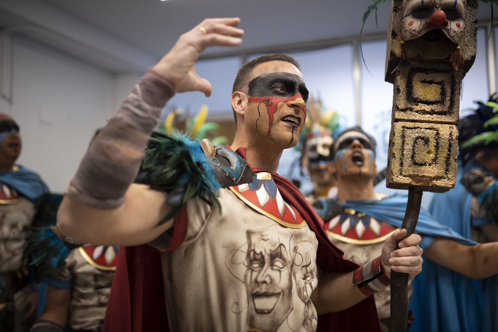 Imágenes de la actuación de la comparsa de Bollullos "El sacrificio" en el Carnaval Colombino