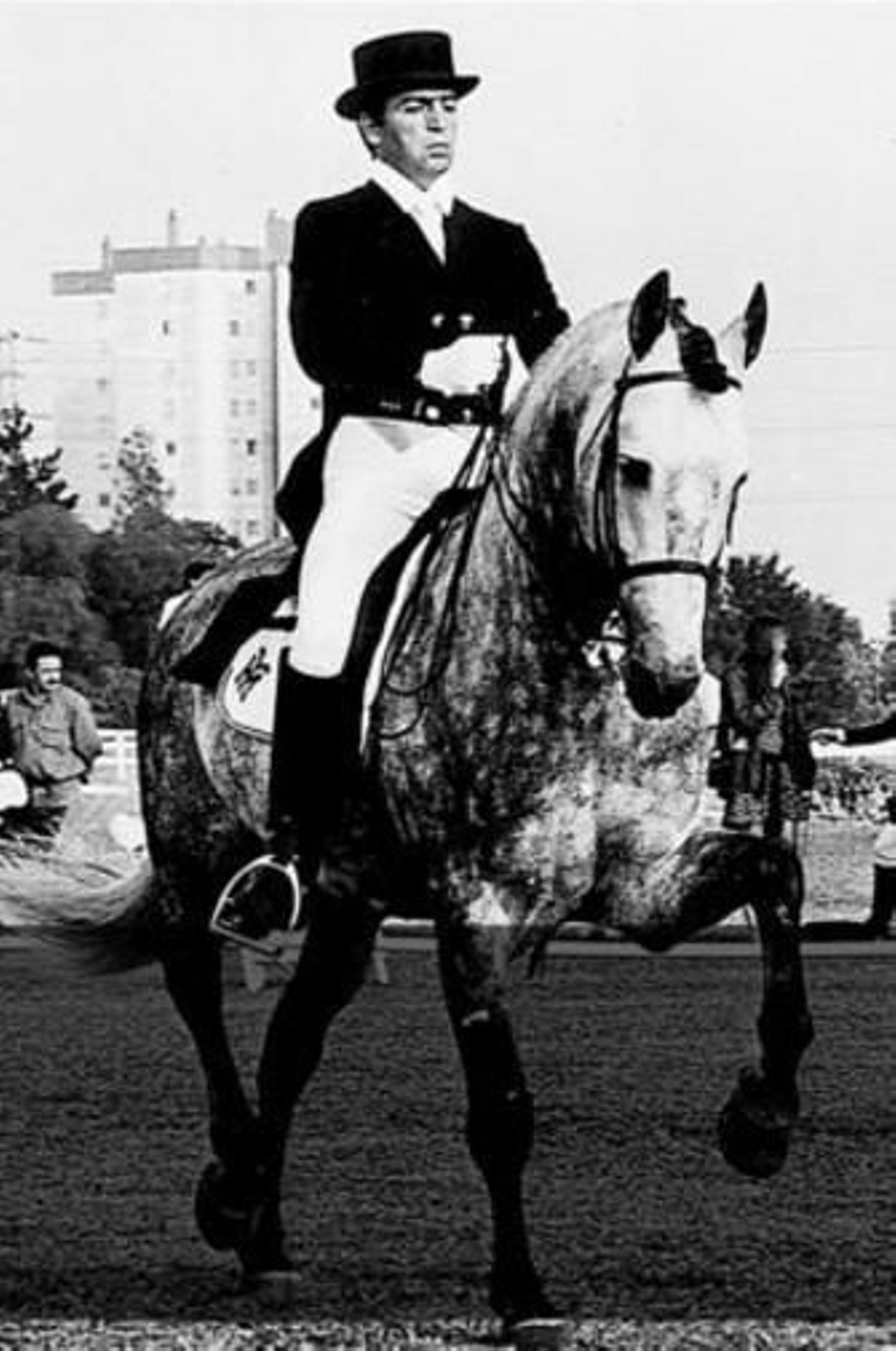 El jinete olímpico Ignacio Rambla          con 'Evento', en la Feria de 1996.