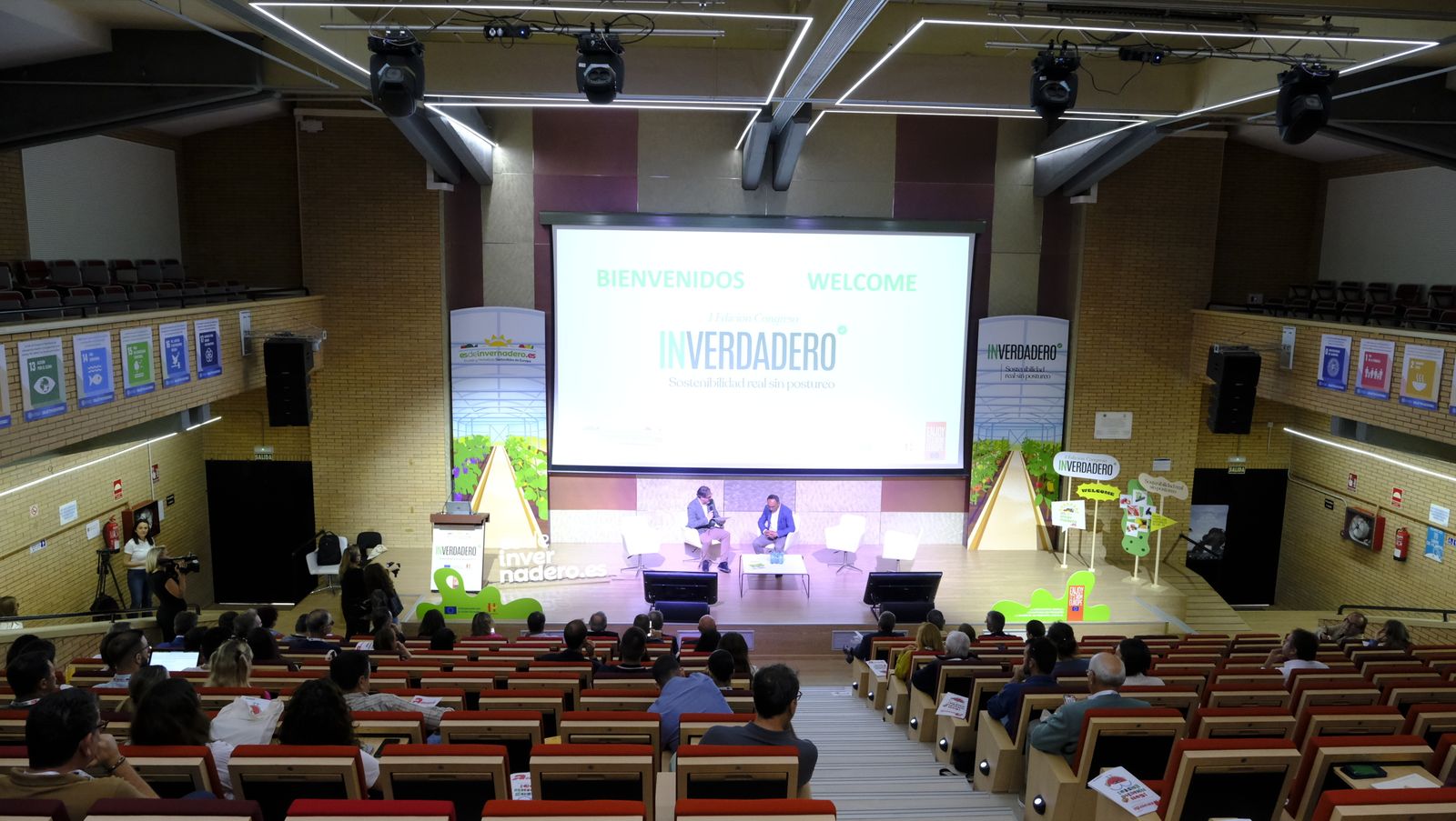 Imágenes de las jornadas sobre invernaderos de Hortispaña en la Universidad de Almería