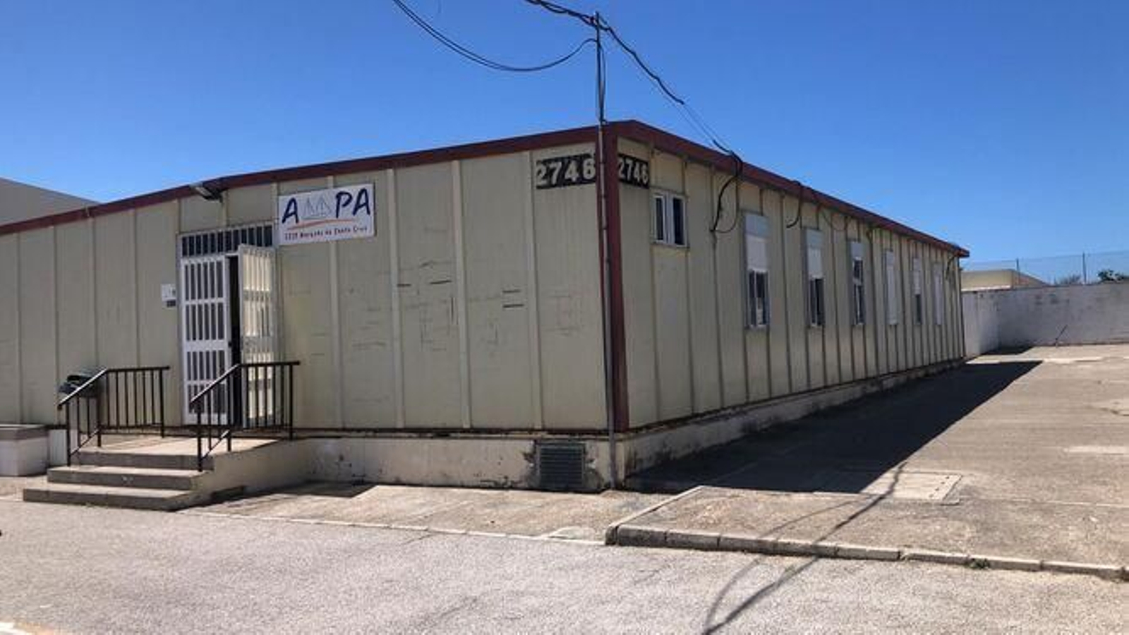 Uno de los barracones del colegio Marqués de Santa Cruz. Uno de los barracones del colegio Marqués de Santa Cruz.