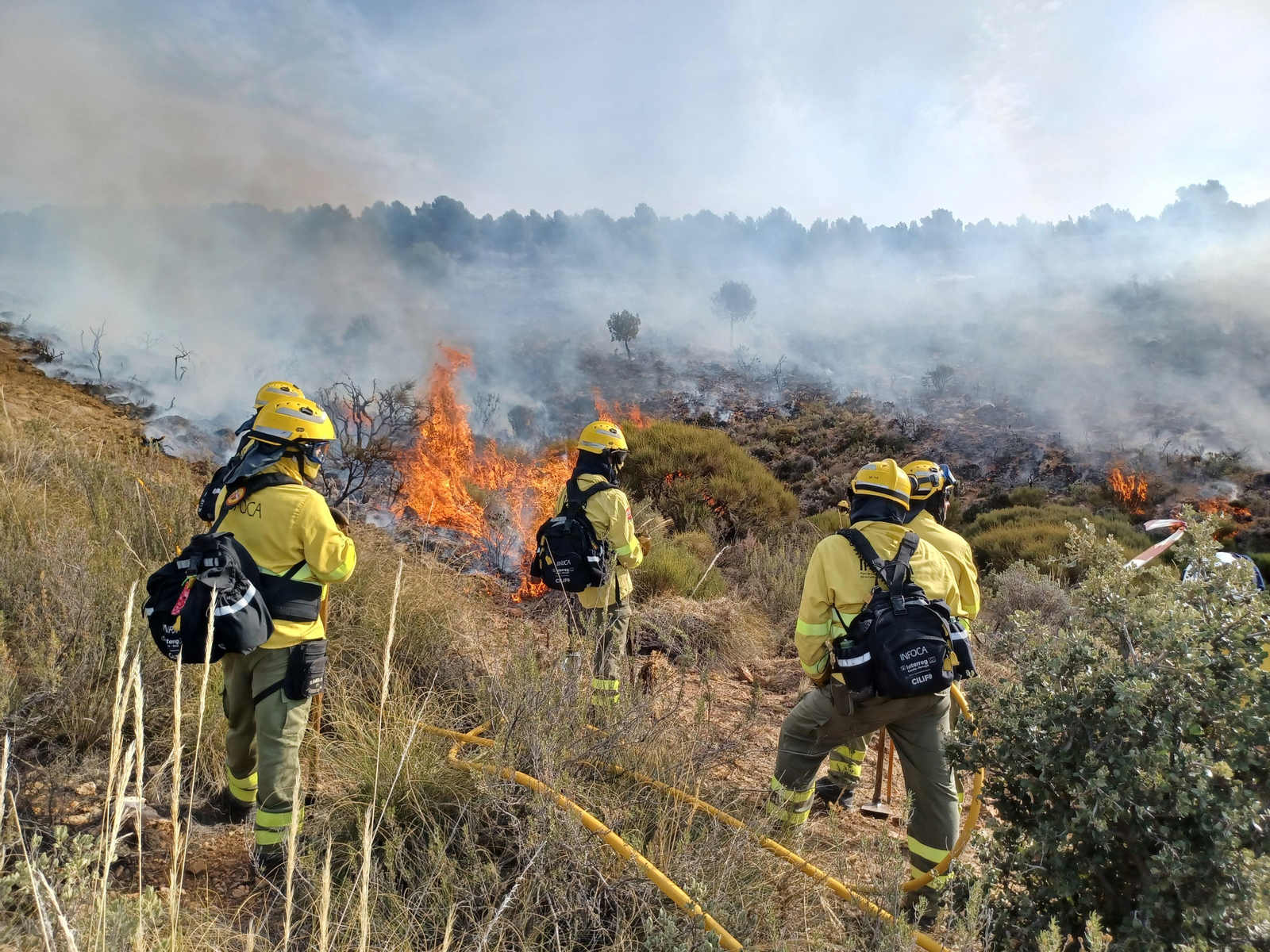 Quema prescrita del Infoca en Cortijo Clavero de Dalías