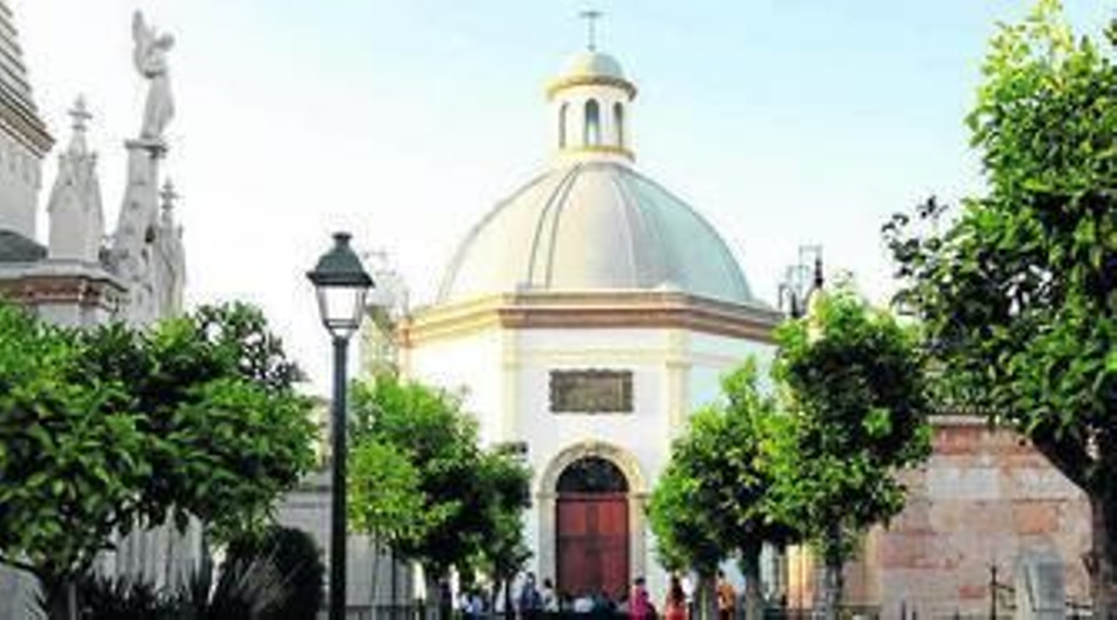 Un paseo por las tumbas y la Historia