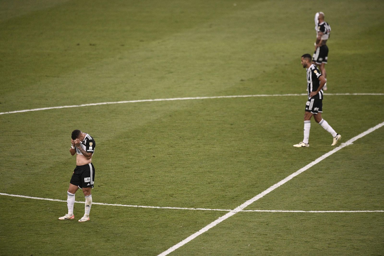 Las fotos de una final de la Libertadores histórica; Botafogo, campeón con 10, ante Atlético Mineiro