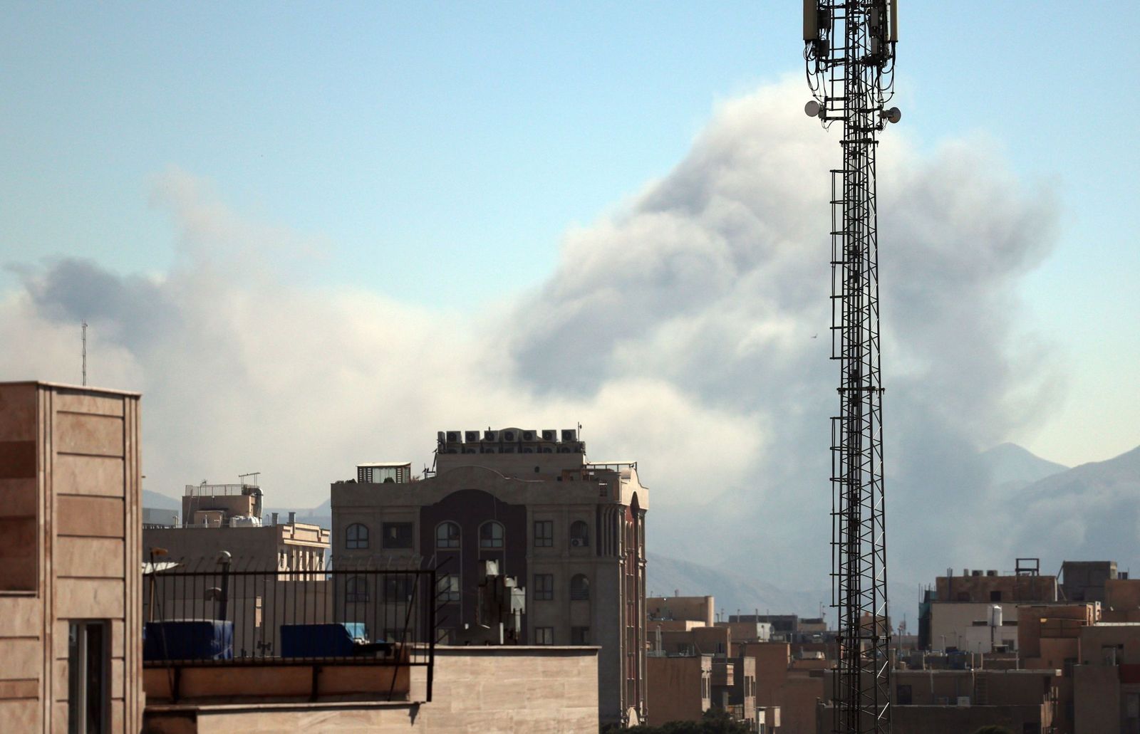 Las fotos de los bombardeos en Irán y Líbano