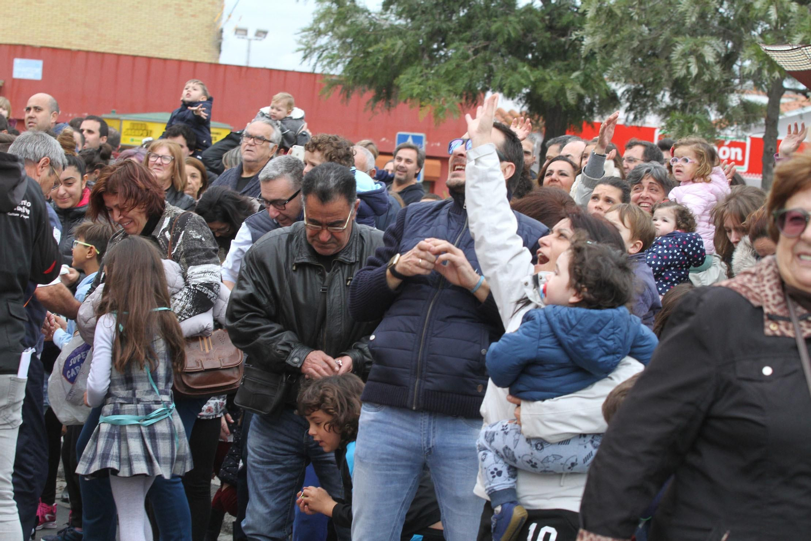 Cabalgata de los Reyes Magos 2018: Melchor, Gaspar y Baltazar adelantan su salida para llenar de ilusión las calles de Huelva
