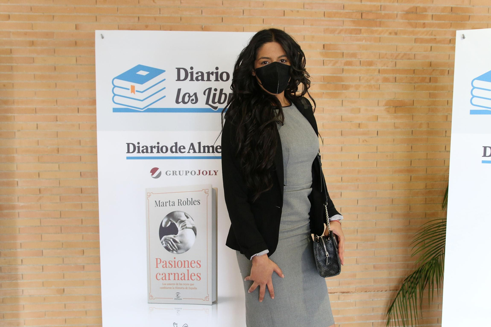 Fotogalería Diario de los Libros, con Marta Robles y su obra 'Pasiones carnales'