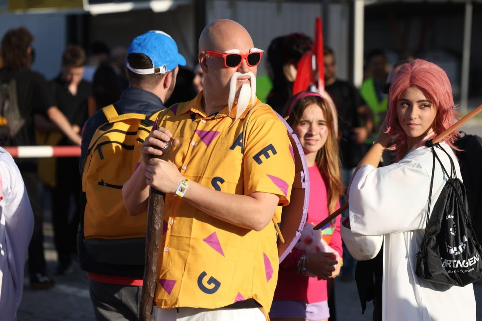 Largas colas para entrar a la Comic-Con de Málaga con héroes y villanos