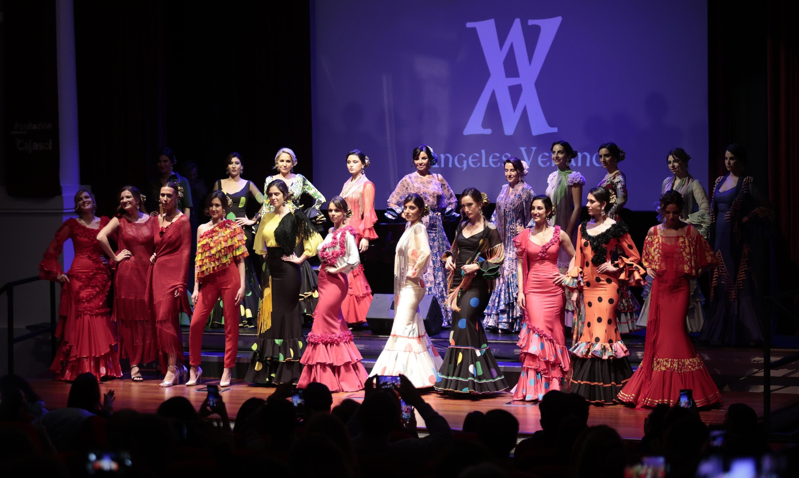 Ángeles Verano presenta su nueva colección de moda flamenca en Sevilla.