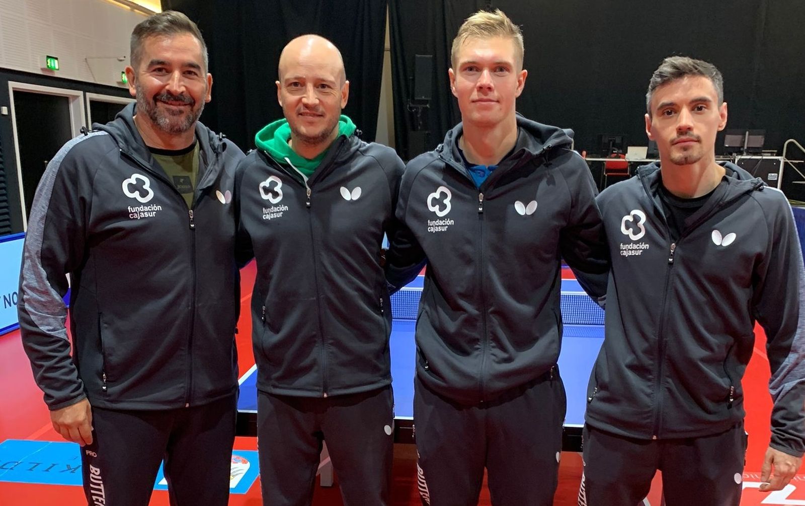 Los jugadores del Cajasur Priego tras el adiós a la Ettu Cup.