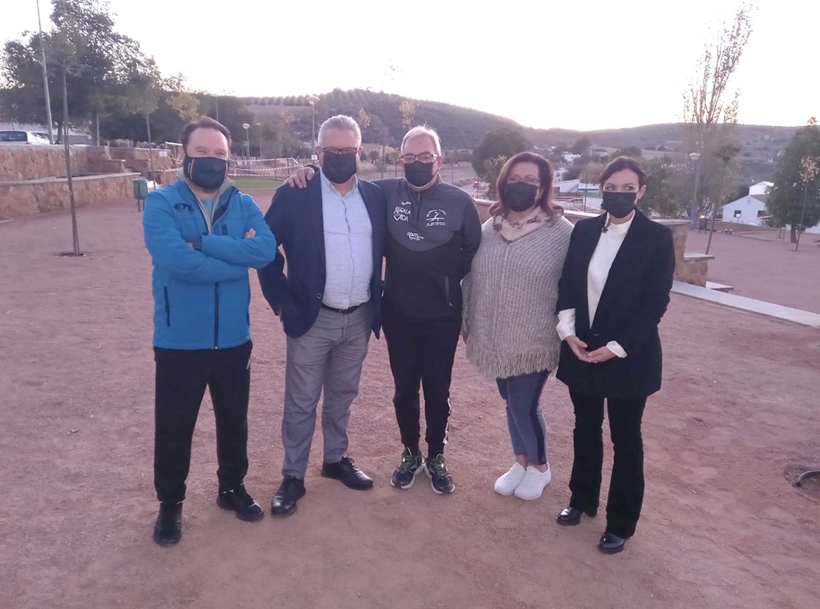 Dirigentes institucionales en la Ribera de San Luis.