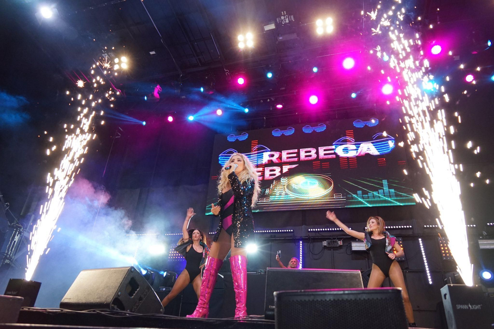 Miles de vecinos se reunieron para celebrar el otoño con la tradicional Gran Castañada de Vícar