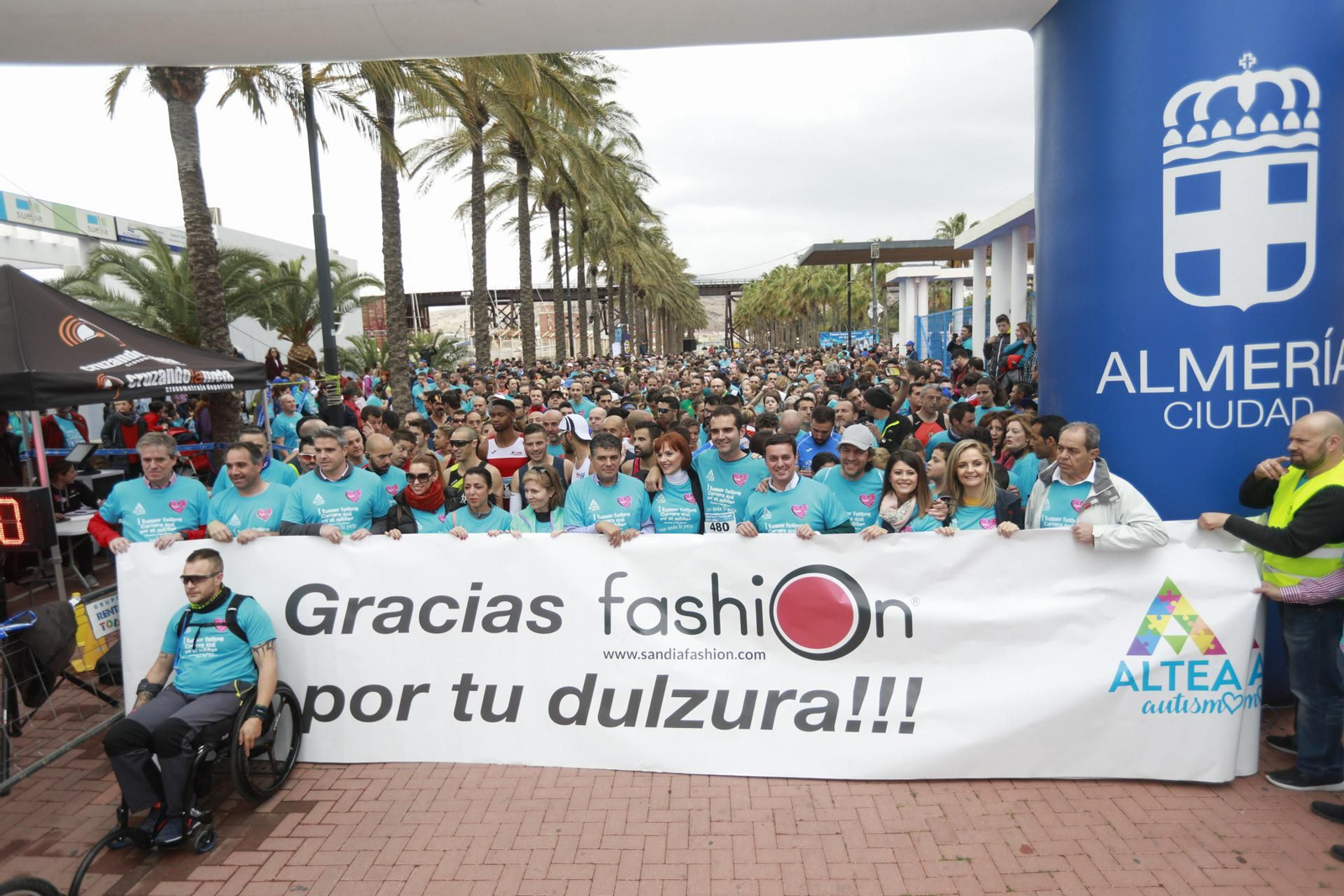Galería gráfica de la 'RUNNER FASHION CARRERA AZUL POR EL AUTISMO'