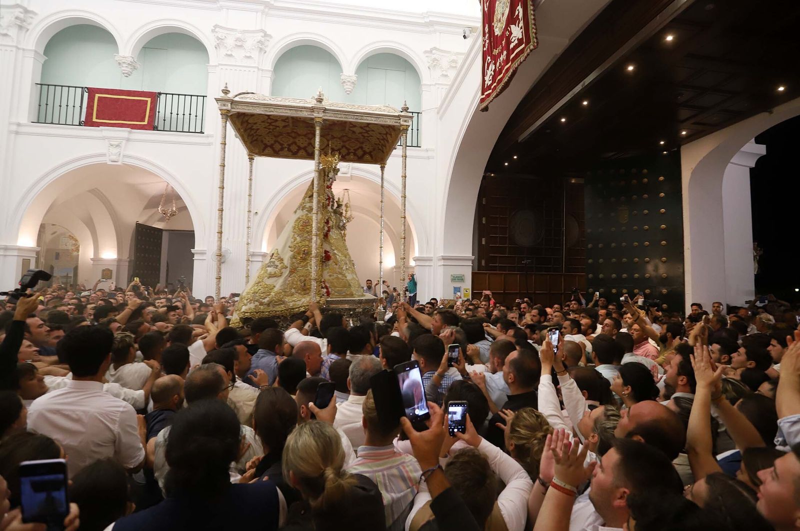 El Salto a la Reja de la Virgen del Rocío en imágenes