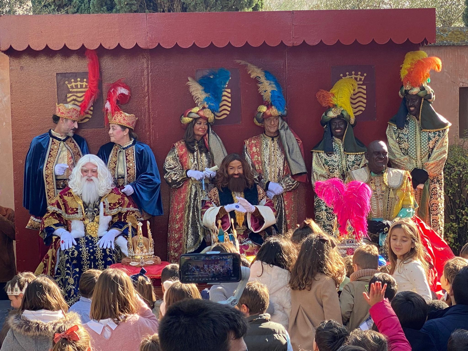 Los Reyes Magos realizan el juramento en el Alcázar