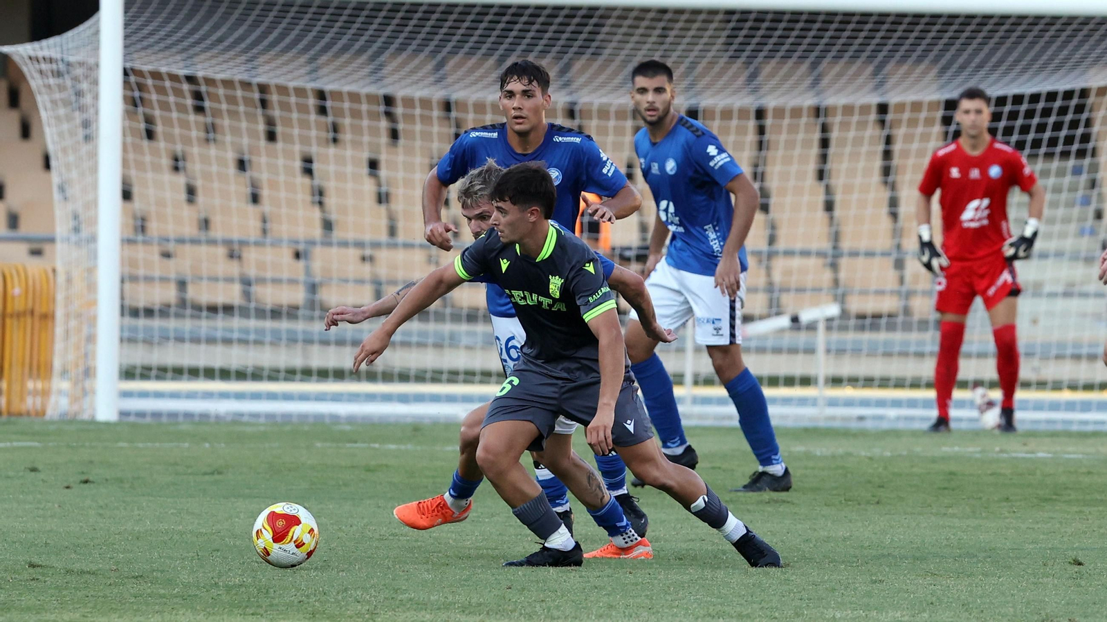 Imágenes del amistoso entre el Xerez DFC y el Ceuta B en Chapín
