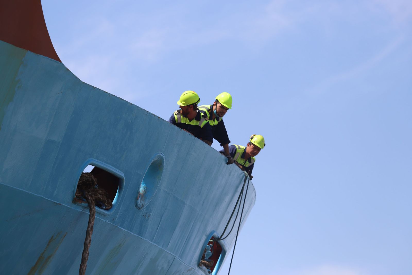 Imágenes de la llegada del buque Maersk al Puerto de Huelva, que abre las escalas con la línea entre Leixoes y Algeciras