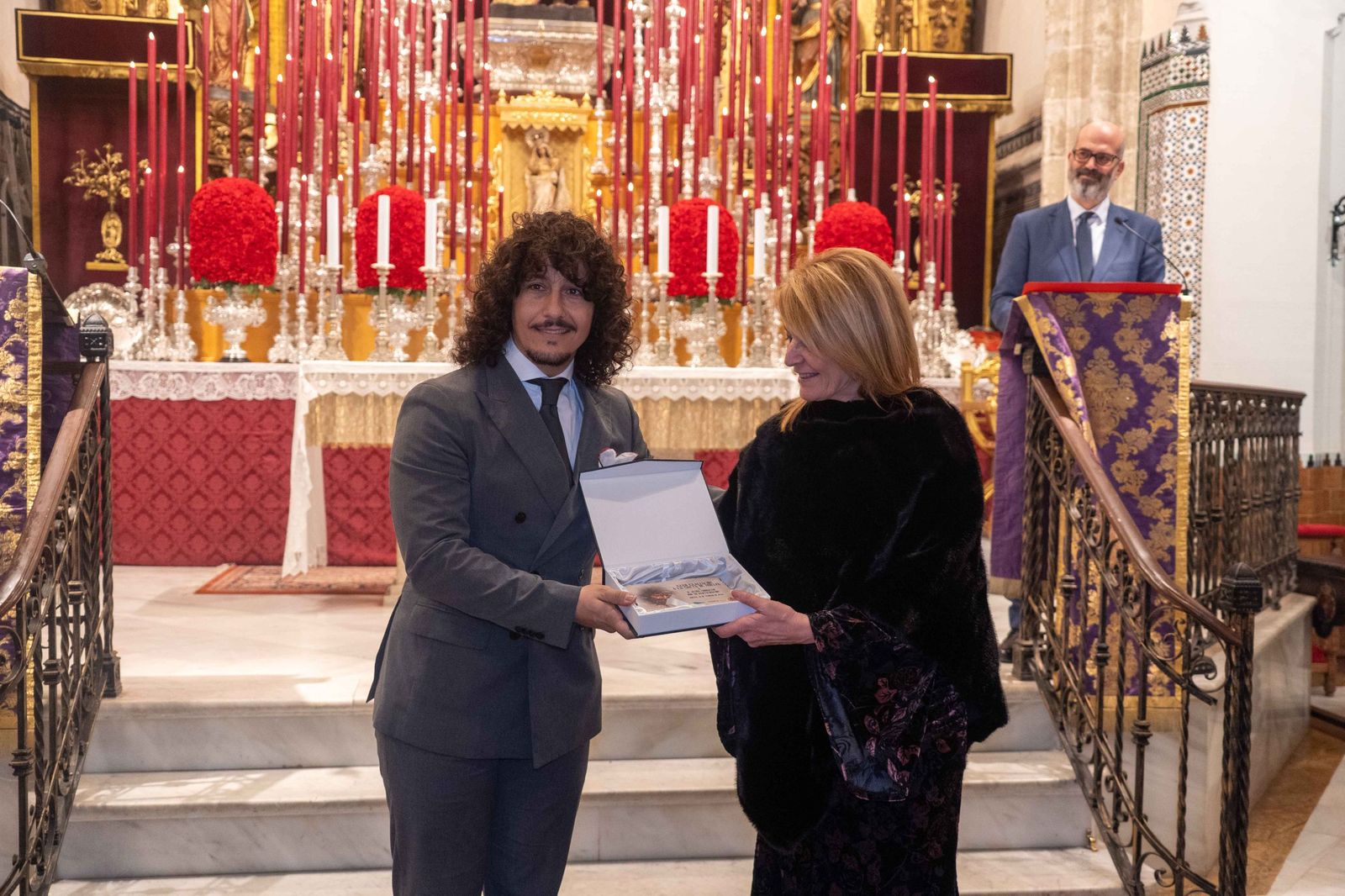 Fotografías de la entrega de distinciones tras la XXXII Exaltación a la Saeta de Huelva