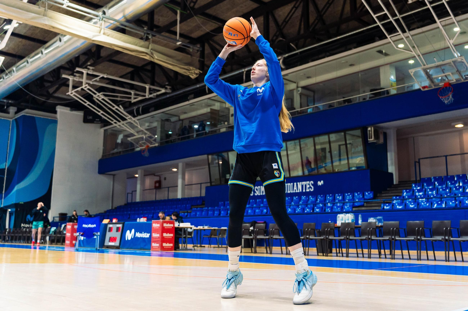 El CAB Estepona da vida al Movistar Estudiantes (85-60)