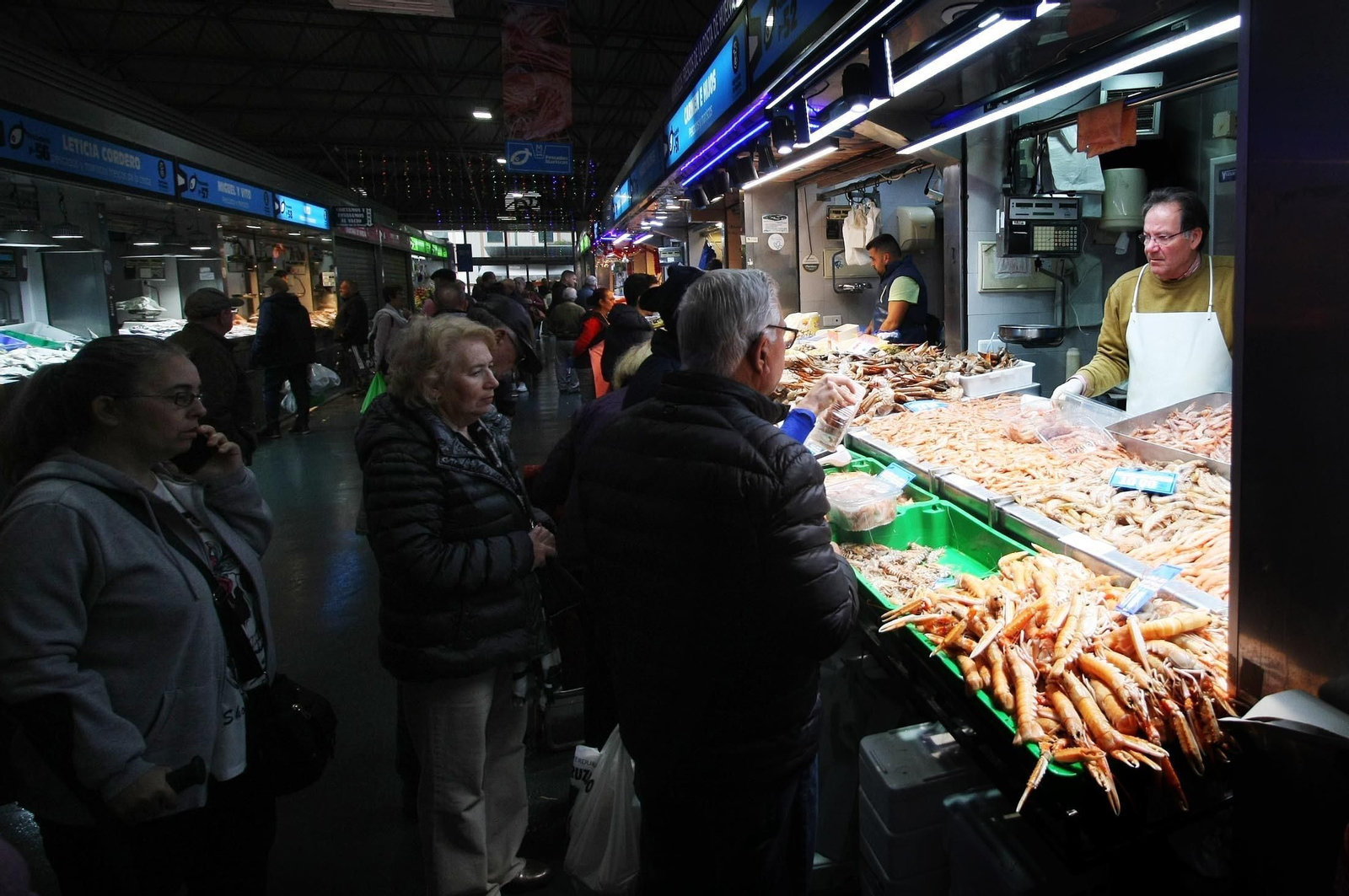 La gamba de Huelva, reina del mercado en los días previos a la Navidad