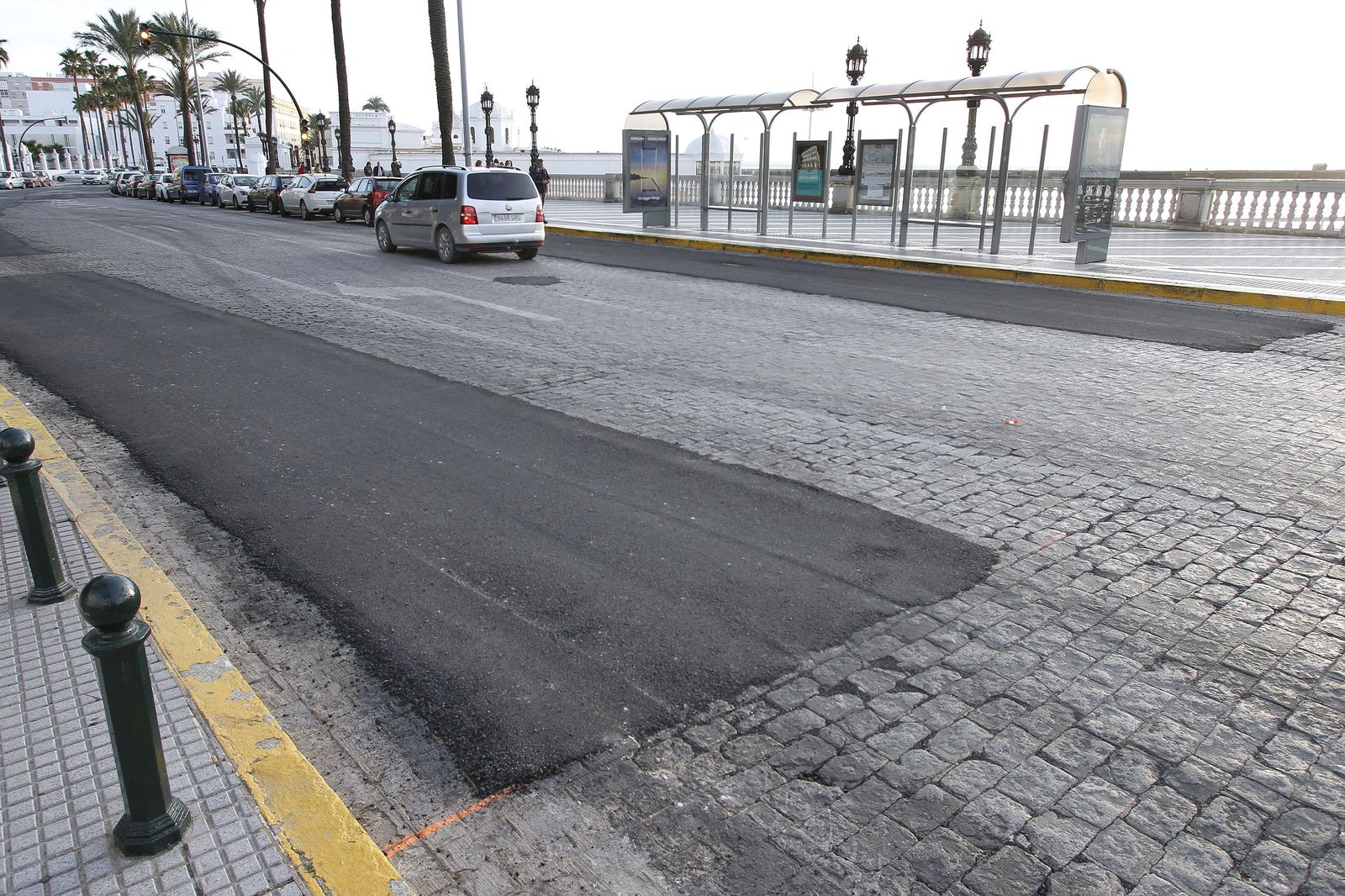 Tramo de Duque de Nájera donde el Ayuntamiento ha procedido a asfaltar diversos tramos de adoquines.