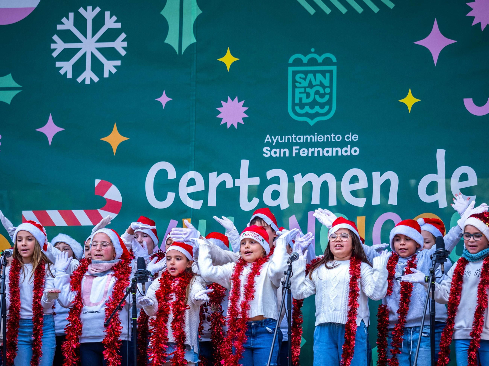 El Certamen de Villancicos de los colegios públicos de San Fernando, en imágenes