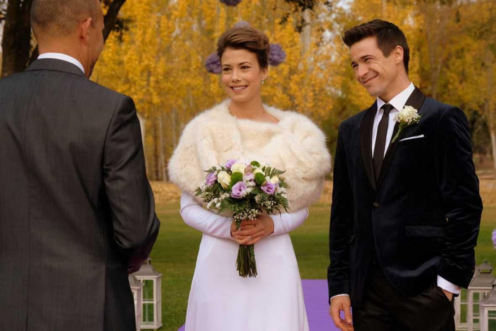 Andrea del Río y Juanjo Ballesta en su boda en el serial 'Servir y proteger'.