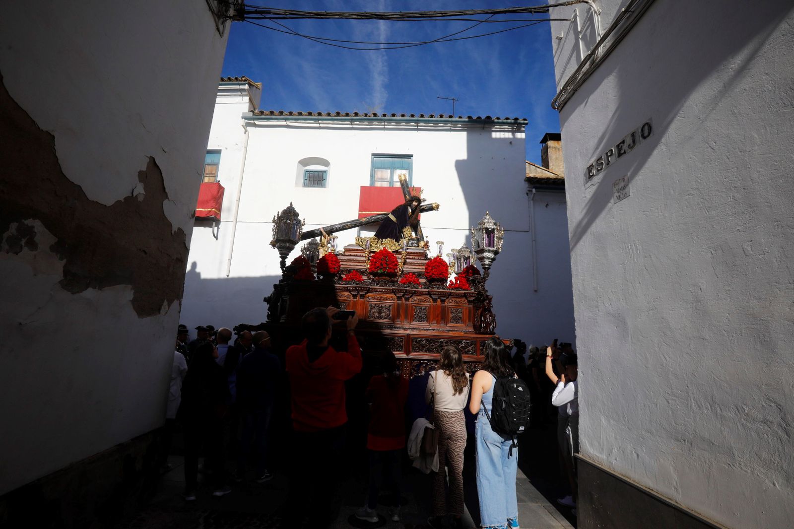 Jueves Santo en Córdoba: la procesión del Caído, en imágenes